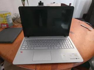 Ordenador ASUS Plata y Negro