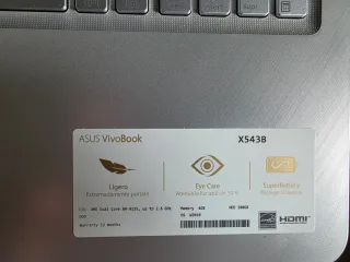 Ordenador ASUS Plata y Negro