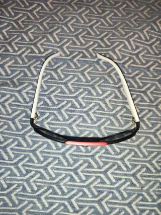 Gafas de sol Carrera negras y rojas