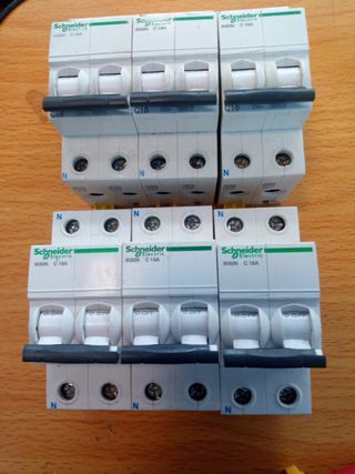 Schneider IK60N C16A Interruptor Automático