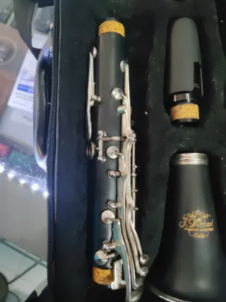 Clarinete J.Michael CL 440 con estuche