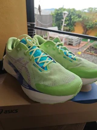 Zapatillas Asics Novablast TR 5 Verde  44 Running