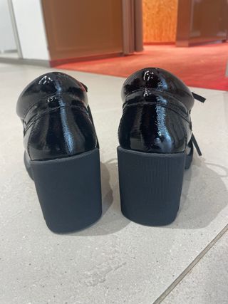 Burberry Zapatos Charol Negro