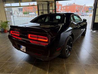 Dodge Challenger V6 Super Track Pack