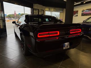 Dodge Challenger V6 Super Track Pack