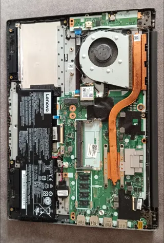 Portátil Lenovo V14 Ryzen 3 3200