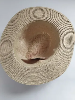 Sombrero de paja beige y malva con flores