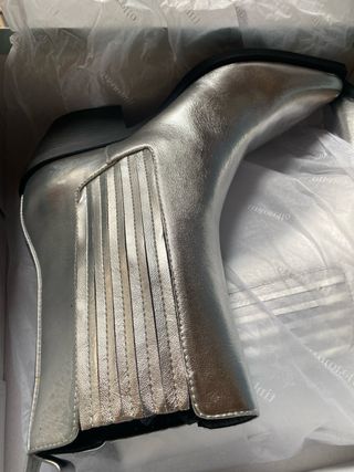 Botines Tintoretto Plata Talla 40 Nuevos