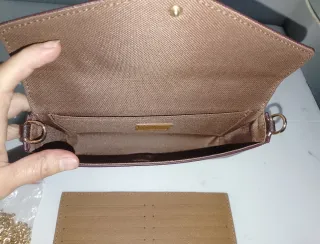 Bolso Louis Vuitton Marrón con Interior Rosa