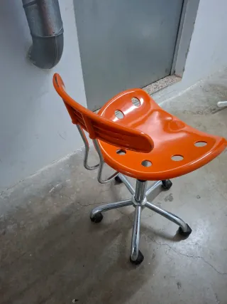 Silla/Taburete con Ruedas y regulable en altura