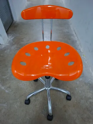 Silla/Taburete con Ruedas y regulable en altura