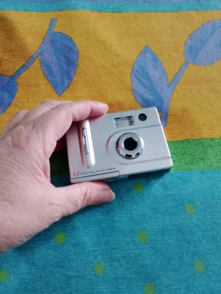 Cámara Digital 1.3MP Plata