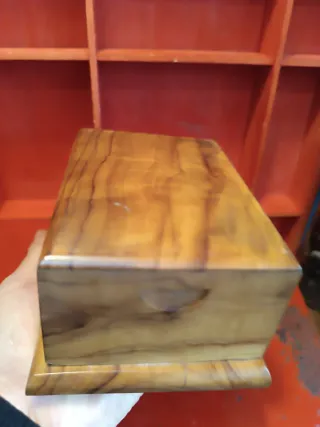 Antica scatola per sigari in legno