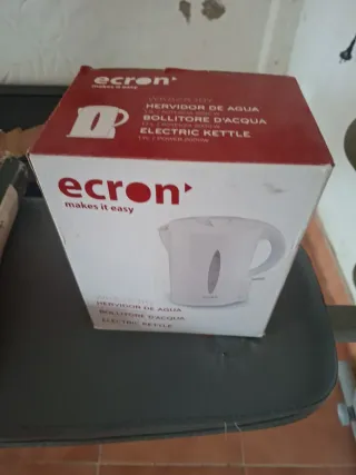Hervidor de agua eléctrico Ecron WK5283BY 1.7L