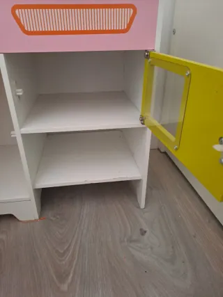 Cocinita infantil de madera. En sevilla