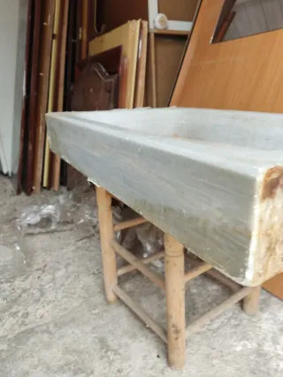 Fregadero de mármol gris y blanco.del año 1950