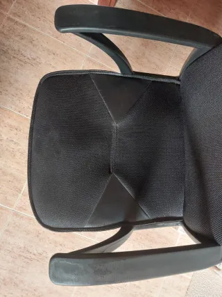 Silla de oficina negra