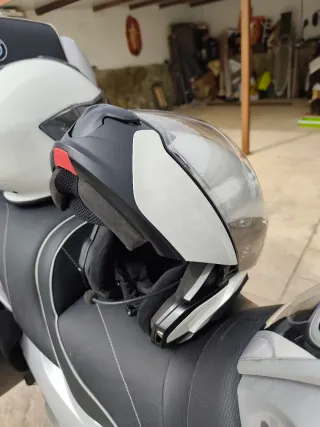 BMW R1200 RT Y DOS CASCOS BMW