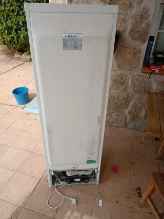 Nevera pequeña blanca