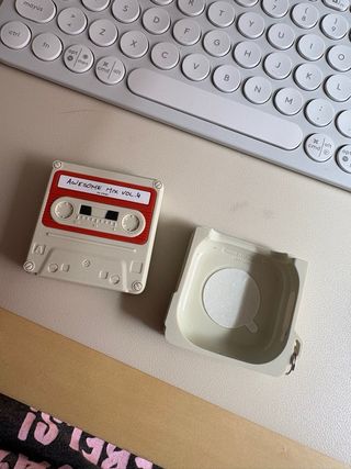 Funda Retro Cassette elago para Galaxy Buds 4/G