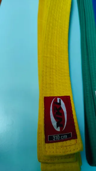 Cinturones Taekwondo Daedo 5 cada uno.