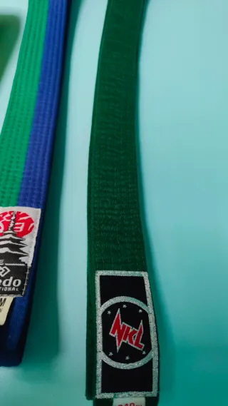 Cinturones Taekwondo Daedo 5 cada uno.