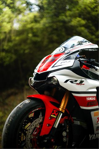 Yamaha R1 2016