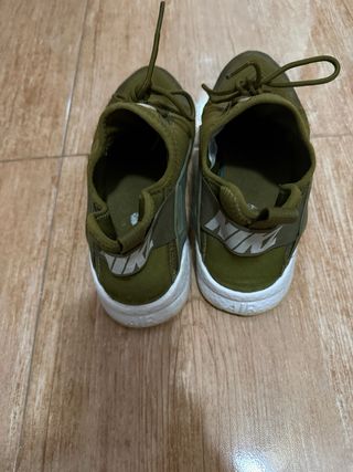 Nike Huarache Talla 38.5 Verde Militar