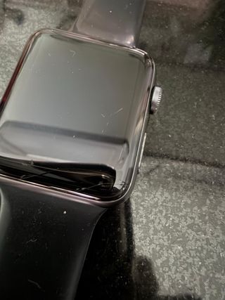 iPhone 13 Pro Dorado + Funda + Cable (77% bat)