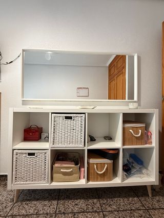 Cómoda IKEA con espejo + LED