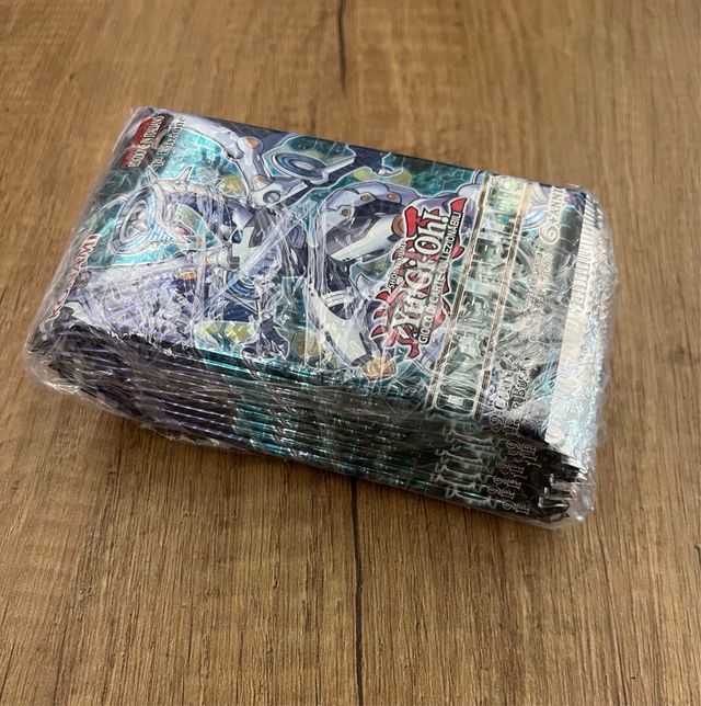 30 x Konami Yu-Gi-Oh!