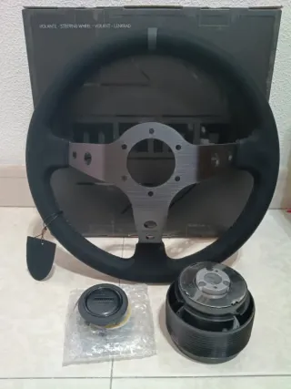 Volante desplazado black edition piña Mitsubishi