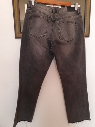 Pantalón vaquero gris talla 38 Mango