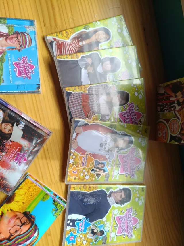 Lote DVDs y CDs Patito Feo