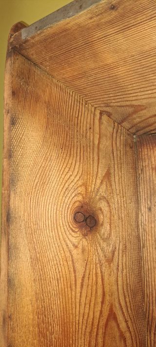 Artesa antigua de madera