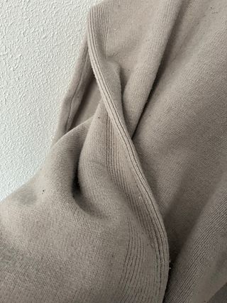 Jersey largo gris cuello alto