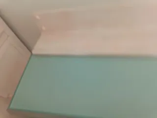 Balda rosa de madera para colgar