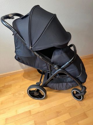 Cochecito de bebé negro