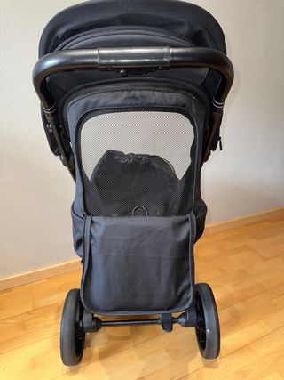 Cochecito de bebé negro