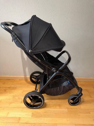 Cochecito de bebé negro