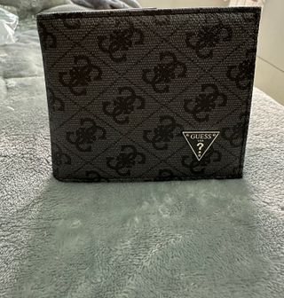 Cartera Guess Negra y Gris