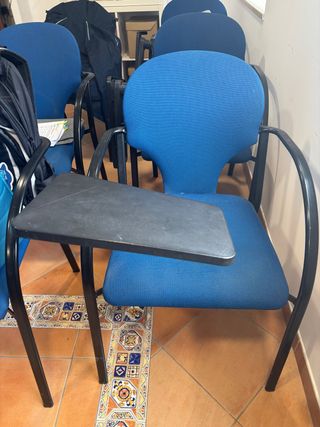 Silla de aula con pala abatible, hay 6