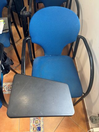 Silla de aula con pala abatible, hay 6