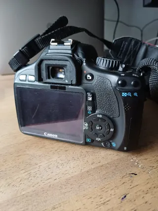 Canon EOS 550D + Lente EF 35-80mm