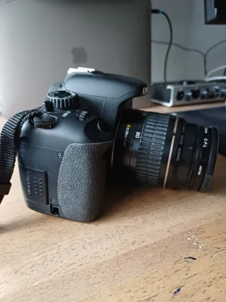 Canon EOS 550D + Lente EF 35-80mm