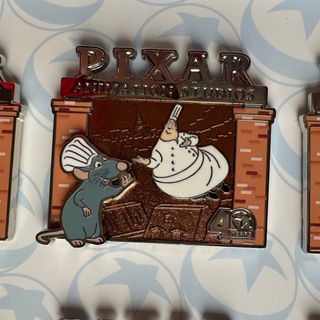Set pins edición limitada 40 años Pixar (2 de 5)