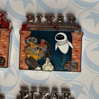 Set pins edición limitada 40 años Pixar (2 de 5)
