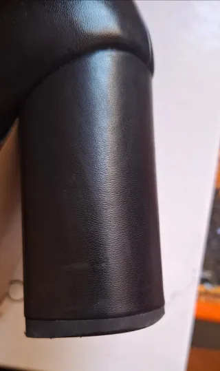 Stivaletti in pelle neri