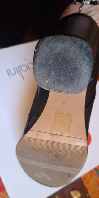 Stivaletti in pelle neri