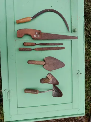 Herramientas: Hoz, Sierra, Limas, Paletas, maza